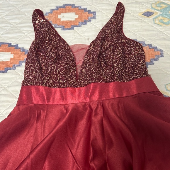 Burgundy High-Low dress with beaded top - Picture 3 of 4